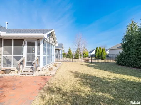 Exterior - 1302 Mitchell St, Washington, IL 61571 photo 3 of 15