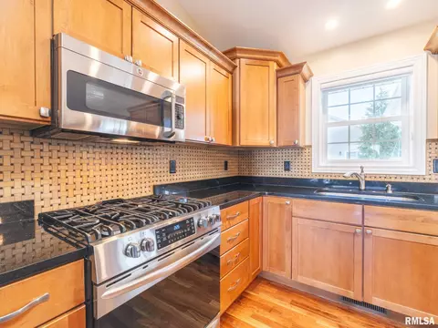 Kitchen - 1302 Mitchell St, Washington, IL 61571 photo 5 of 8