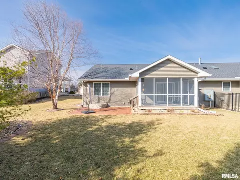 Exterior - 1302 Mitchell St, Washington, IL 61571 photo 5 of 15