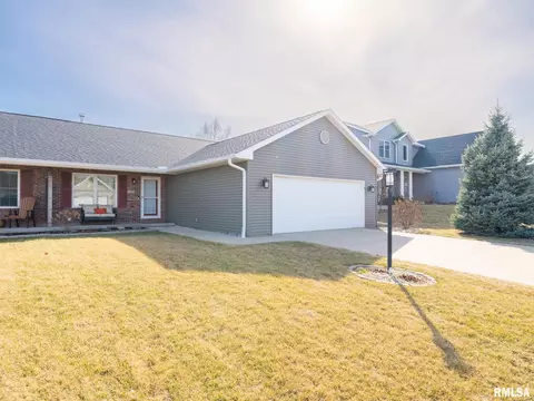 Exterior - 1302 Mitchell St, Washington, IL 61571 photo 10 of 15