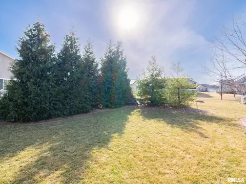 Exterior - 1302 Mitchell St, Washington, IL 61571 photo 11 of 15
