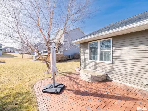 Exterior - 1302 Mitchell St, Washington, IL 61571 photo 8 of 15