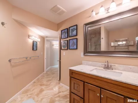 Bath - 1302 Mitchell St, Washington, IL 61571 photo 5 of 5