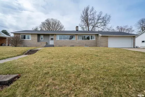 505 W Prairie St, Roanoke, IL 61561