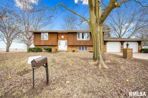 208 N 4th St, San Jose, IL 62682