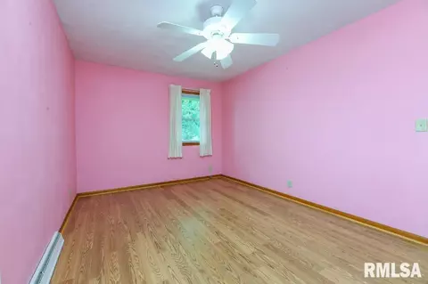 Bedroom - 118 Pieper Cir, Delavan, IL 61734 photo 5 of 9