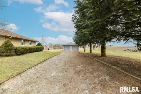 Exterior - 118 Pieper Cir, Delavan, IL 61734 photo 2 of 8