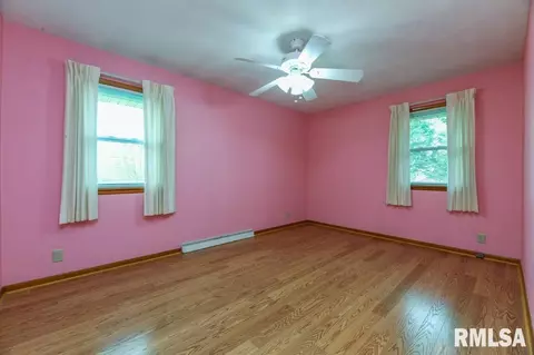 Bedroom - 118 Pieper Cir, Delavan, IL 61734 photo 4 of 9