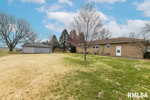 Exterior - 118 Pieper Cir, Delavan, IL 61734 photo 5 of 8