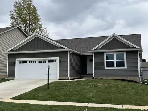 905 Devonshire Rd, Washington, IL 61571