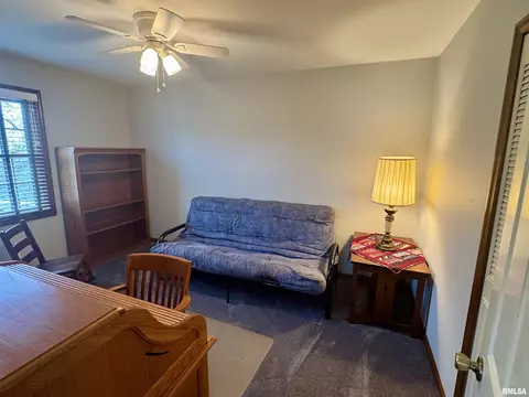 Bedroom - 536 Meadow Dr, Macomb, IL 61455 photo 4 of 8