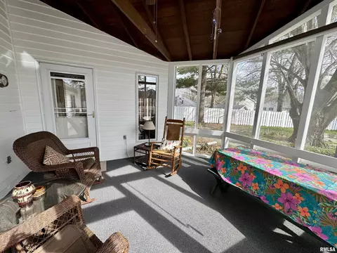 Exterior - 536 Meadow Dr, Macomb, IL 61455 photo 10 of 15