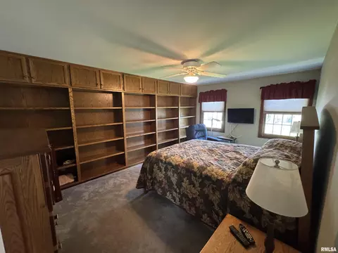 Bedroom - 536 Meadow Dr, Macomb, IL 61455 photo 8 of 8