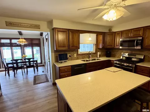 Kitchen - 536 Meadow Dr, Macomb, IL 61455 photo 1 of 4