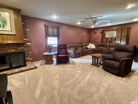 Other - 536 Meadow Dr, Macomb, IL 61455 photo 5 of 17