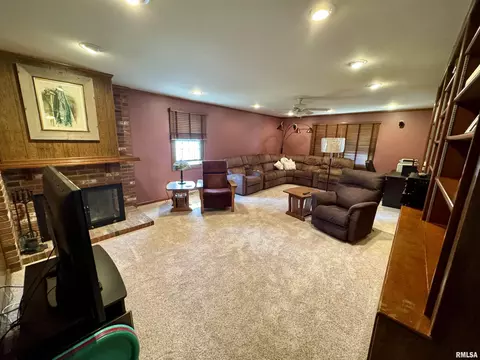 Living - 536 Meadow Dr, Macomb, IL 61455 photo 2 of 2