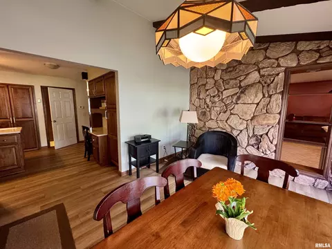 Dining - 536 Meadow Dr, Macomb, IL 61455 photo 3 of 4