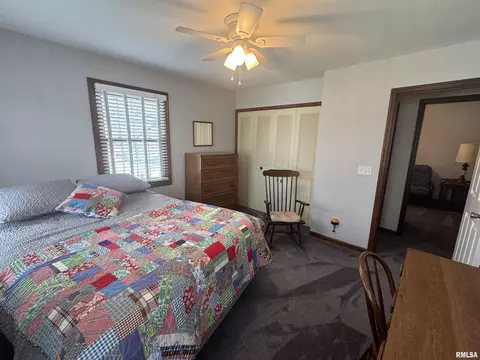 Bedroom - 536 Meadow Dr, Macomb, IL 61455 photo 1 of 8