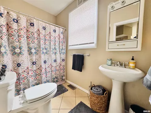 830 S Lafayette St, Macomb, IL 61455 photo 9