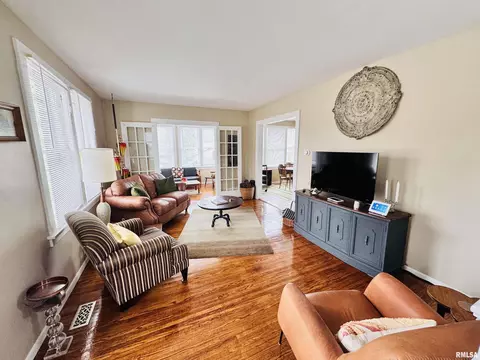 830 S Lafayette St, Macomb, IL 61455 photo 5