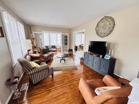 830 S Lafayette St, Macomb, IL 61455 photo 2
