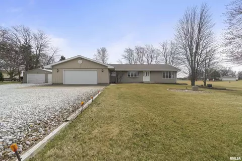 19714 W Higgs Rd, Trivoli, IL 61569