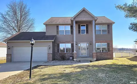 122 E Cypress Rd, Canton, IL 61520