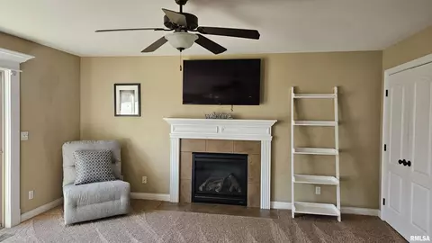 122 E Cypress Rd, Canton, IL 61520 photo 6