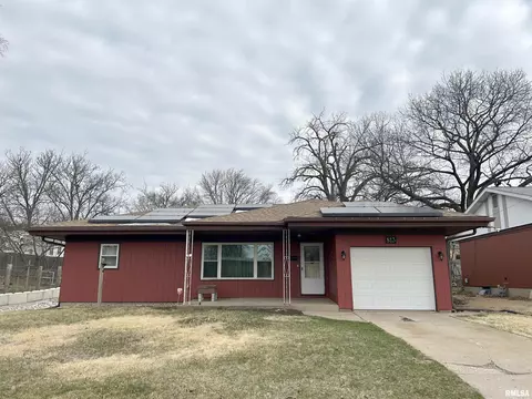 813 E Hines Ave, Peoria Heights, IL 61616