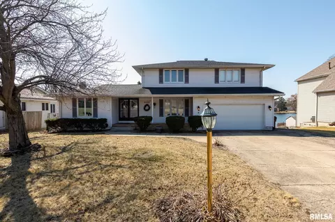 4524 W Hetherwood Dr, Peoria, IL 61615