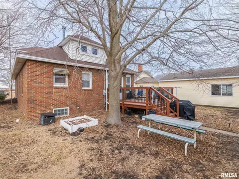 Exterior - 103 W Washington St, Benson, IL 61516 photo 9 of 16