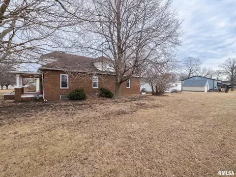 Exterior - 103 W Washington St, Benson, IL 61516 photo 3 of 16