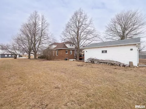 Exterior - 103 W Washington St, Benson, IL 61516 photo 7 of 16
