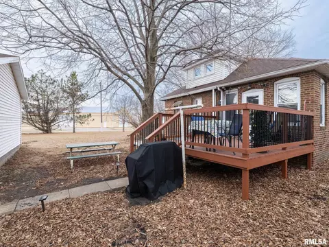 Exterior - 103 W Washington St, Benson, IL 61516 photo 10 of 16