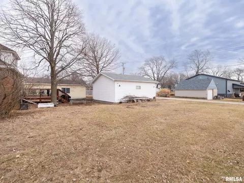 Exterior - 103 W Washington St, Benson, IL 61516 photo 5 of 16