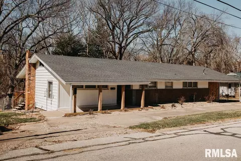718 N Madison St, Macomb, IL 61455