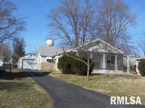 777 E Vernon St, Farmington, IL 61531