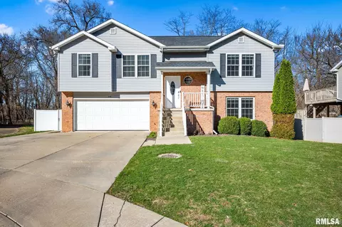 218 Cavelier Rd, Marquette Heights, IL 61554