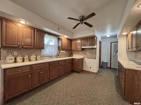 Kitchen - 1218 Rebecca Ln, Macomb, IL 61455 photo 1 of 2