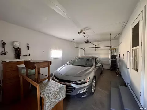 Exterior - 1218 Rebecca Ln, Macomb, IL 61455 photo 1 of 3