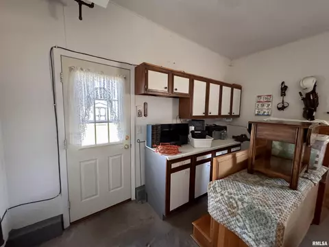 Other - 1218 Rebecca Ln, Macomb, IL 61455 photo 6 of 7