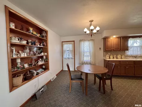 Dining - 1218 Rebecca Ln, Macomb, IL 61455 photo 2 of 2