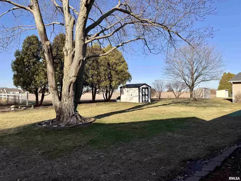 Exterior - 1218 Rebecca Ln, Macomb, IL 61455 photo 3 of 3