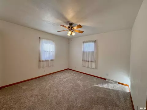 Bedroom - 1218 Rebecca Ln, Macomb, IL 61455 photo 2 of 2