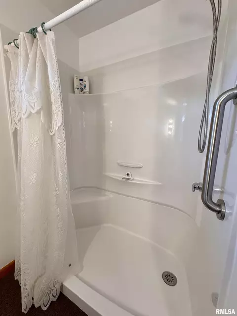 Bath - 1218 Rebecca Ln, Macomb, IL 61455 photo 3 of 3