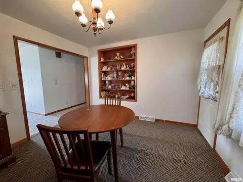 Dining - 1218 Rebecca Ln, Macomb, IL 61455 photo 1 of 2