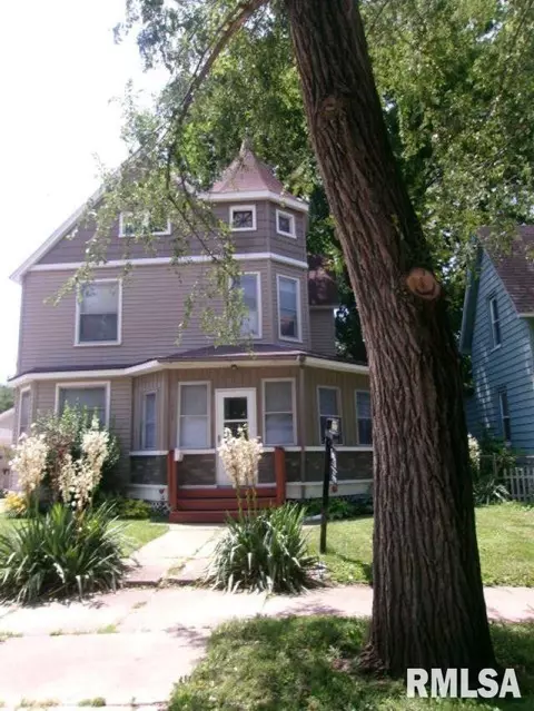 1209 S 4th St, Pekin, IL 61554