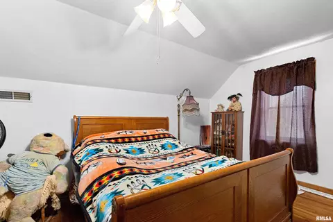 Bedroom - 505 E Harrison St, Morton, IL 61550 photo 2 of 2