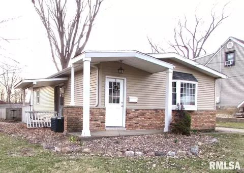 400 Hamilton St, Washington, IL 61571 photo 2