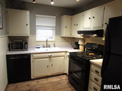 400 Hamilton St, Washington, IL 61571 photo 8